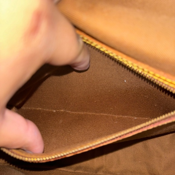 Louis Vuitton Sologne - Picture 6 of 10